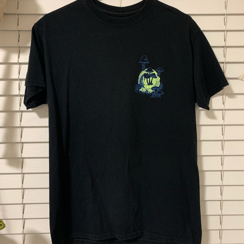 Zumiez men’s shirt